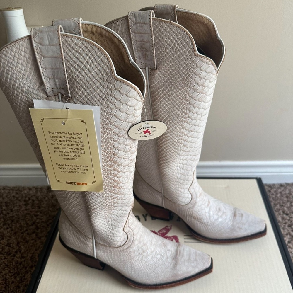Ivory Cowboy Boots
